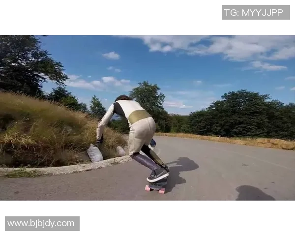 成都滑板队的速度与技巧探讨滑板文化的魅力与挑战