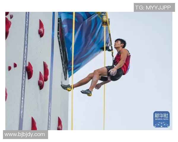 成都攀岩队战术分析与训练策略探讨助力攀岩竞技水平提升 成都攀岩队战术分析与训练策略探讨助力攀岩竞技水平提升