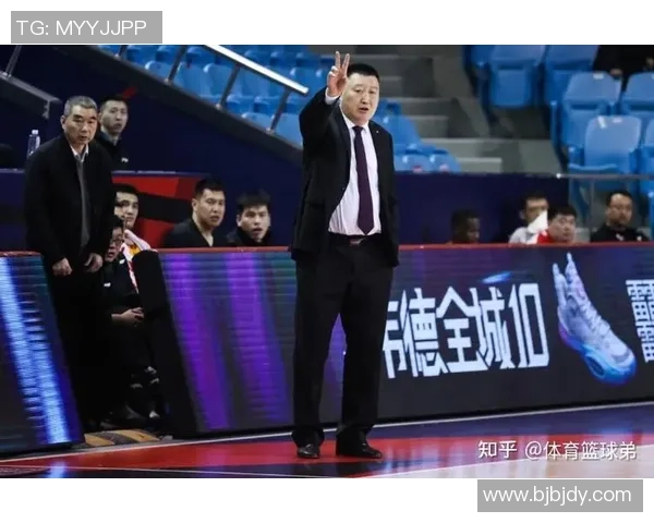 重庆篮球队的耐力挑战与战术分析探讨篮球运动的未来发展方向 重庆篮球队的耐力挑战与战术分析探讨篮球运动的未来发展方向