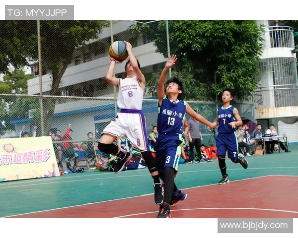 陈丽篮球生涯回顾与展望:从梦想起步到职业巅峰的心路历程 陈丽篮球生涯回顾与展望:从梦想起步到职业巅峰的心路历程